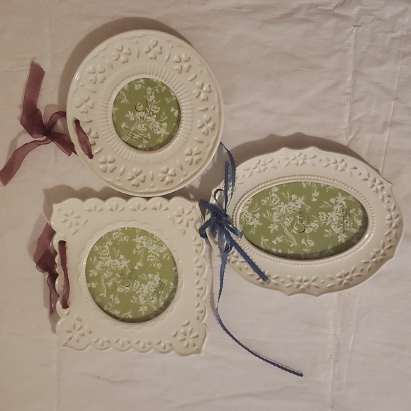 Hanging picture frames set of 3 - Picture 1 of 1